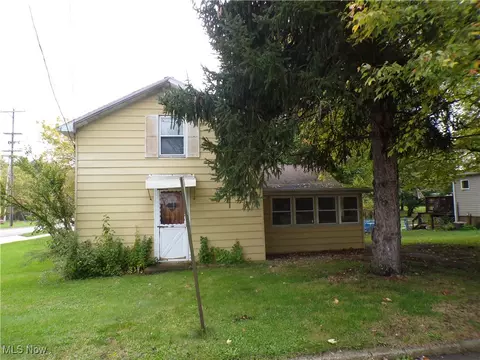 483 Simler St, Hubbard, OH 44425