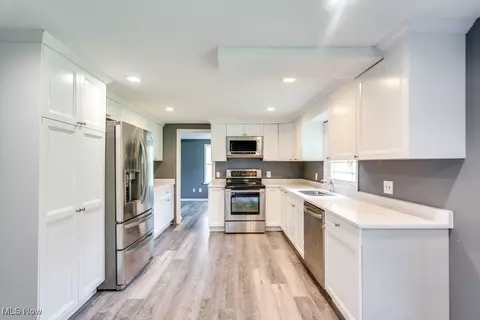 2023 State St NE, Canton, OH 44721 photo 5