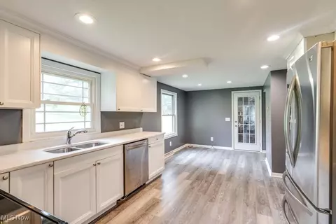 2023 State St NE, Canton, OH 44721 photo 3