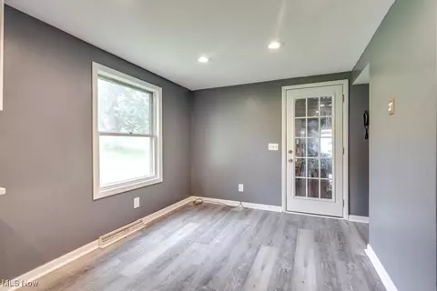 2023 State St NE, Canton, OH 44721 photo 2