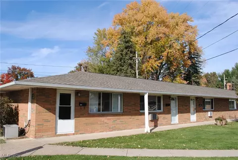 21884 River Oaks Dr #K-9, Rocky River, OH 44116