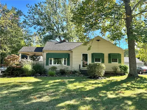 25873 John Rd, Olmsted Twp, OH 44138