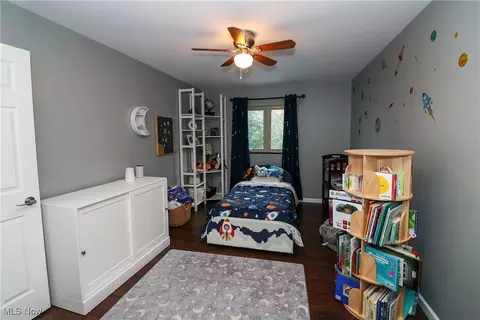 Bedroom - 1022 Beachview Rd, Willoughby, OH 44094 photo 4 of 6