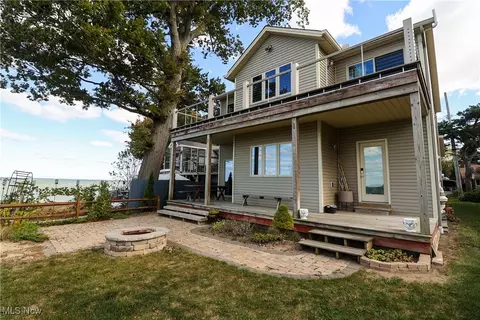 Exterior - 1022 Beachview Rd, Willoughby, OH 44094 photo 5 of 7