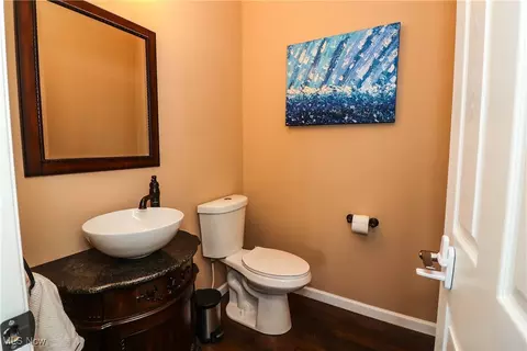 Bath - 1022 Beachview Rd, Willoughby, OH 44094 photo 1 of 5