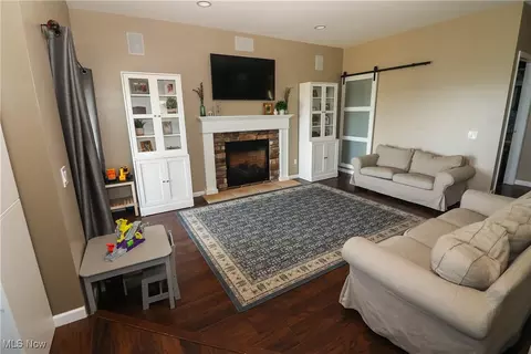Living - 1022 Beachview Rd, Willoughby, OH 44094 photo 3 of 3
