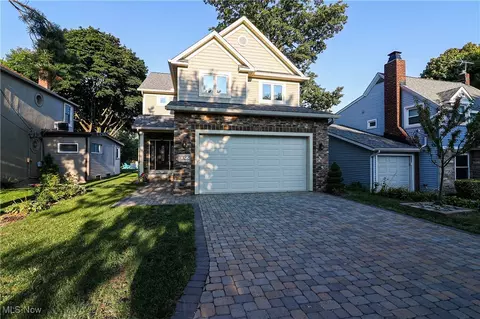 Exterior - 1022 Beachview Rd, Willoughby, OH 44094 photo 6 of 7