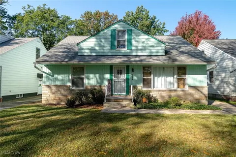 994 Chelston Rd, South Euclid, OH 44121