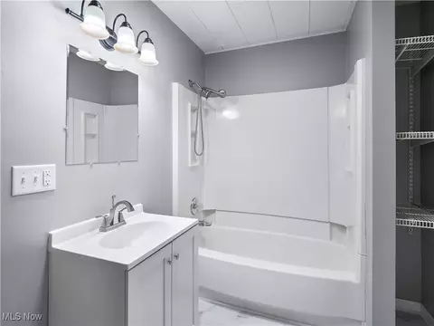 1137 West Ave, Elyria, OH 44035 photo 27