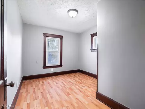 1137 West Ave, Elyria, OH 44035 photo 24
