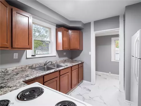 1137 West Ave, Elyria, OH 44035 photo 15