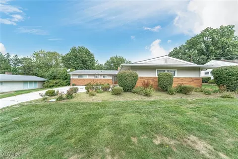 24285 Fairmount Blvd, Beachwood, OH 44122