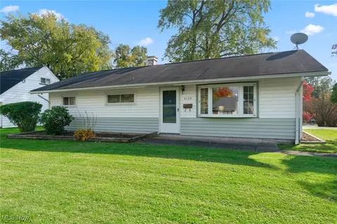 4159 Woodmere Dr, Austintown, OH 44515