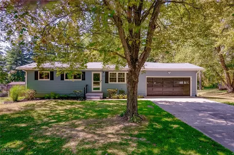 6726 Grove Rd, New Franklin, OH 44216