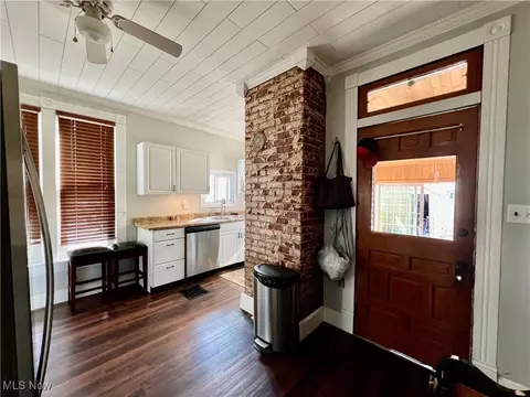Entry Way - 320 W Main St, Barnesville, OH 43713 photo 1 of 5