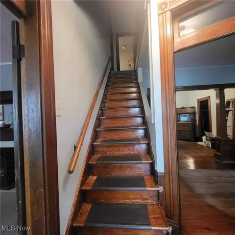 Entry Way - 320 W Main St, Barnesville, OH 43713 photo 5 of 5