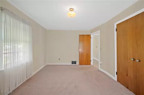 148 Hilltop Dr NW, Canton, OH 44708 photo 10