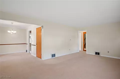 148 Hilltop Dr NW, Canton, OH 44708 photo 9