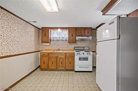 148 Hilltop Dr NW, Canton, OH 44708 photo 24