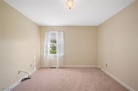 148 Hilltop Dr NW, Canton, OH 44708 photo 13