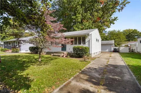 1329 Ada St, Akron, OH 44306