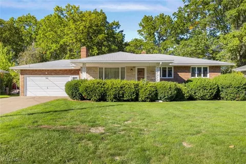 1512 Westwood Dr, Lorain, OH 44053
