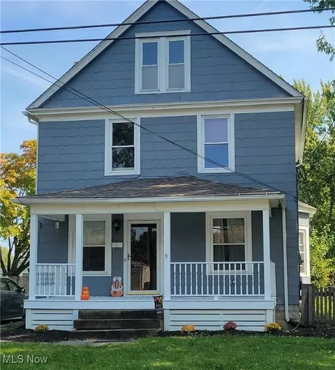 459 N Main St, Amherst, OH 44001