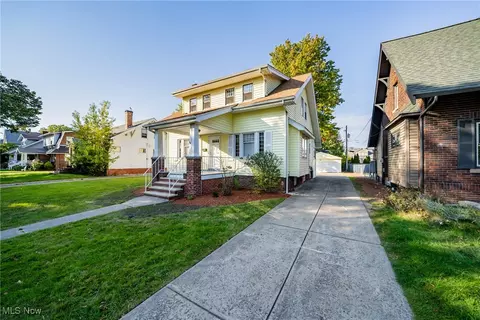 3893 Glenwood Rd, Cleveland Heights, OH 44121