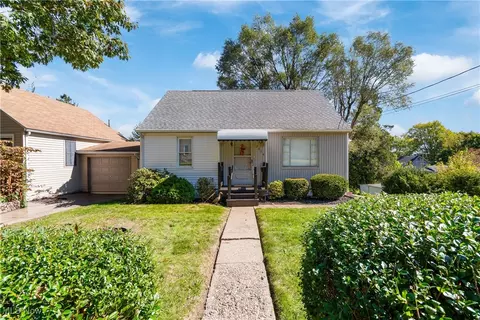 2014 Gross Ave NE, Canton, OH 44714