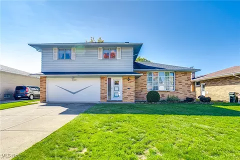 6860 Lalemant Dr, Parma, OH 44129
