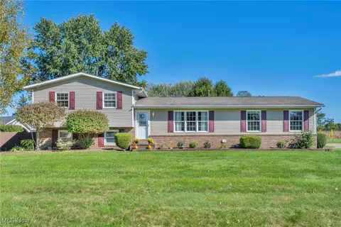 13424 Sara Ave NW, Hartville, OH 44632