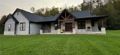 4750 Fette Rd SE, Dennison, OH 44621