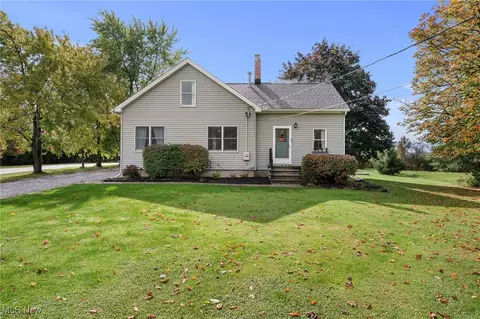 8475 Mulberry Rd, Chesterland, OH 44026
