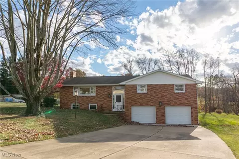 2630 Ivy Cir, Zanesville, OH 43701