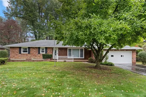 179 Lucy Ln, Northfield, OH 44067