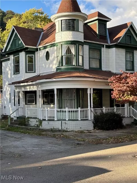 523 Broadway Ave, Wellsville, OH 43968