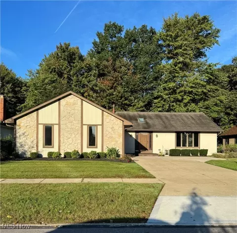 1217 Surfside Cir, Aurora, OH 44202