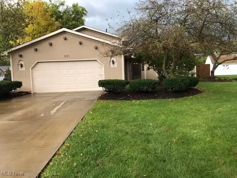 591 Cherry Valley Dr, Amherst, OH 44001