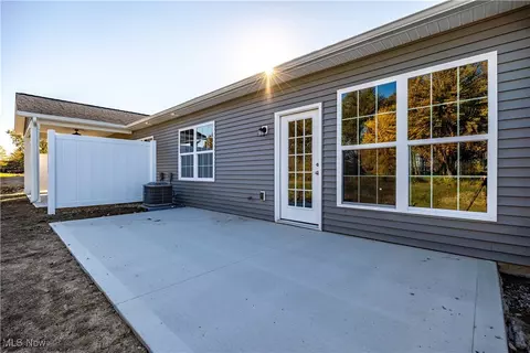 Exterior - 128 W Spring Dr, Elyria, OH 44035 photo 4 of 5