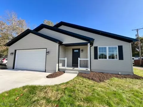 131 N Chestnut St, Gnadenhutten, OH 44629