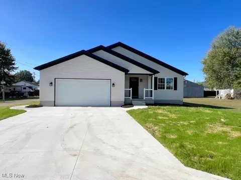 134 N Plum St, Gnadenhutten, OH 44629
