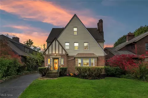 2590 Shaker Rd, Cleveland Heights, OH 44118