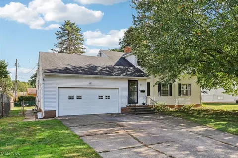 4303 W Bend Dr, Willoughby, OH 44094