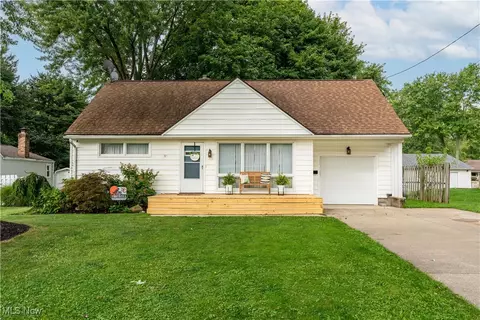 1417 Westfield Ave SW, North Canton, OH 44720