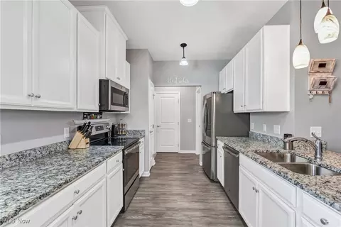 805 Robinson Dr, Lagrange, OH 44050 photo 6
