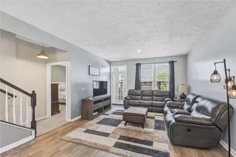 805 Robinson Dr, Lagrange, OH 44050 photo 9