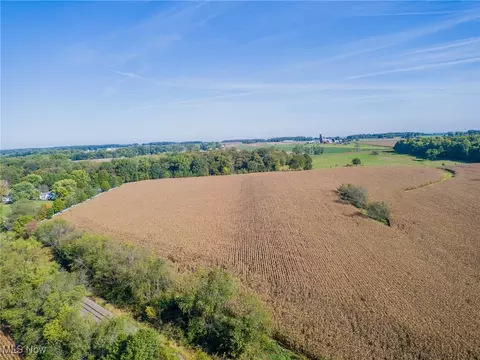 2339 Paradise Rd, Orrville, OH 44667