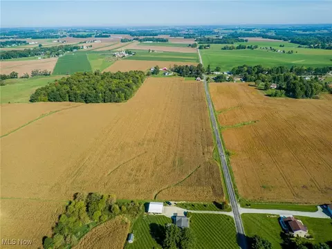 3447 Chippewa Rd, Orrville, OH 44667