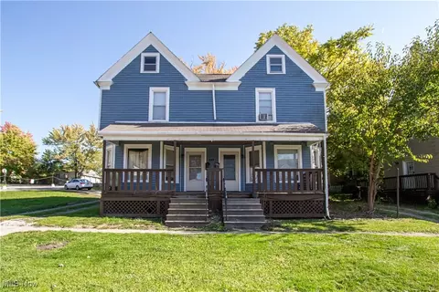 220 Chestnut St, Elyria, OH 44035