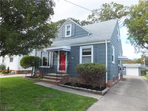 2806 Liggett Dr, Parma, OH 44134